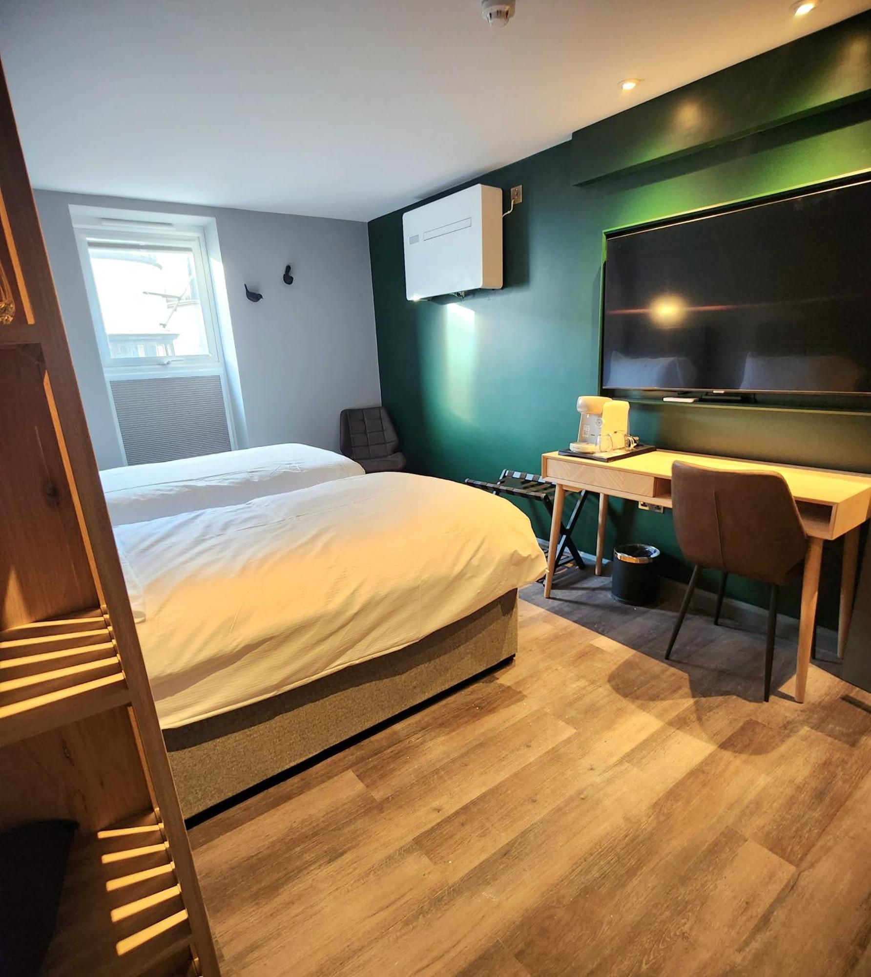 Pinnacle Suites Hotel Cowes  Extérieur photo