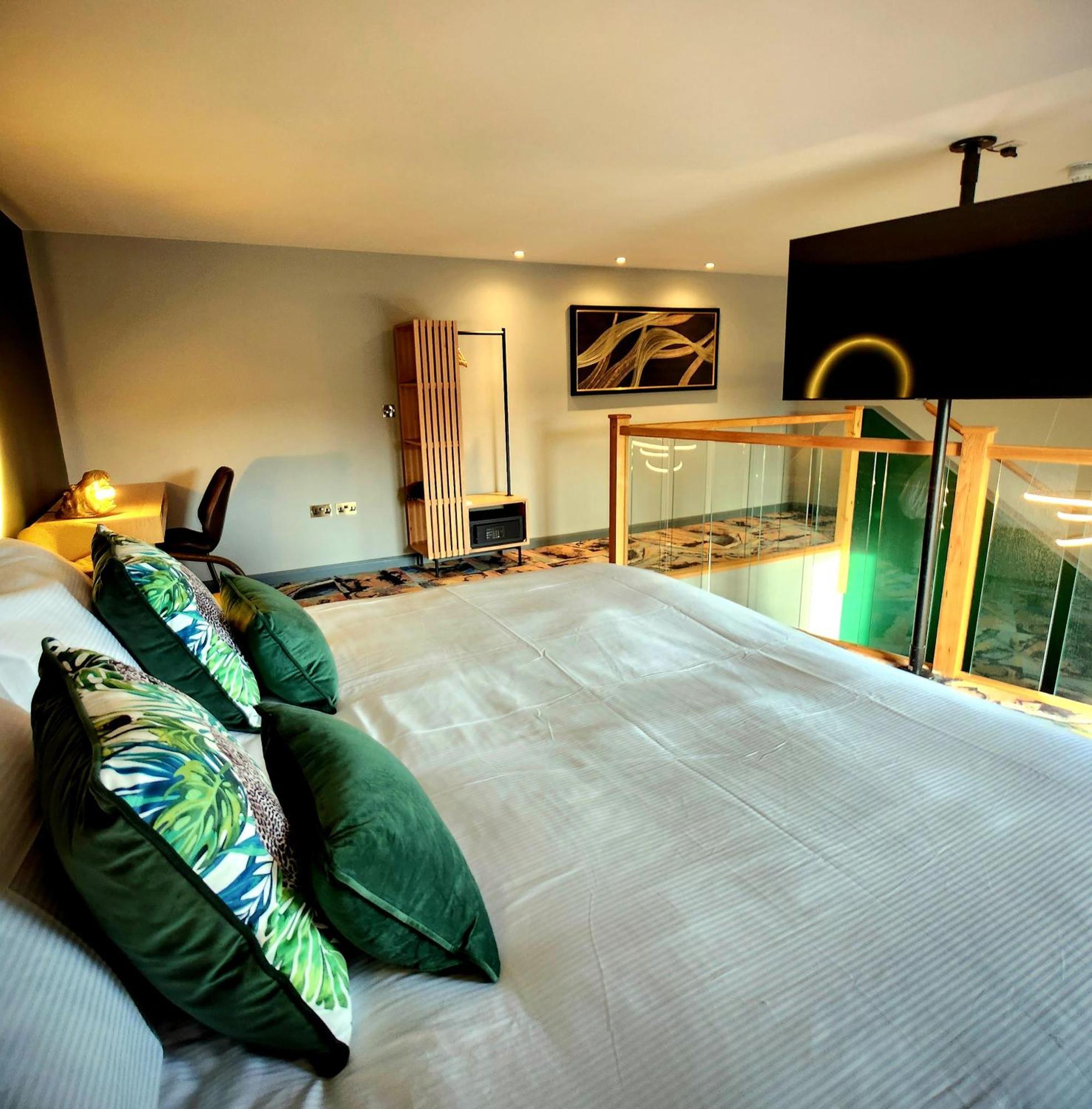 Pinnacle Suites Hotel Cowes  Extérieur photo