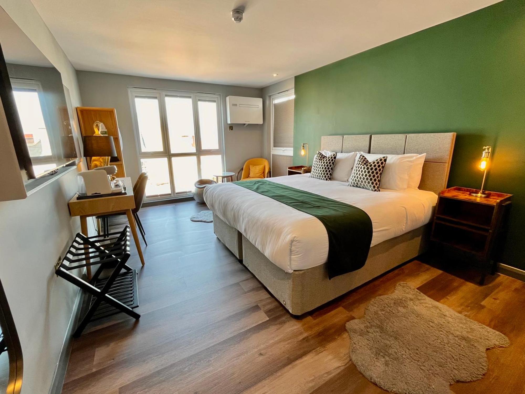 Pinnacle Suites Hotel Cowes  Extérieur photo