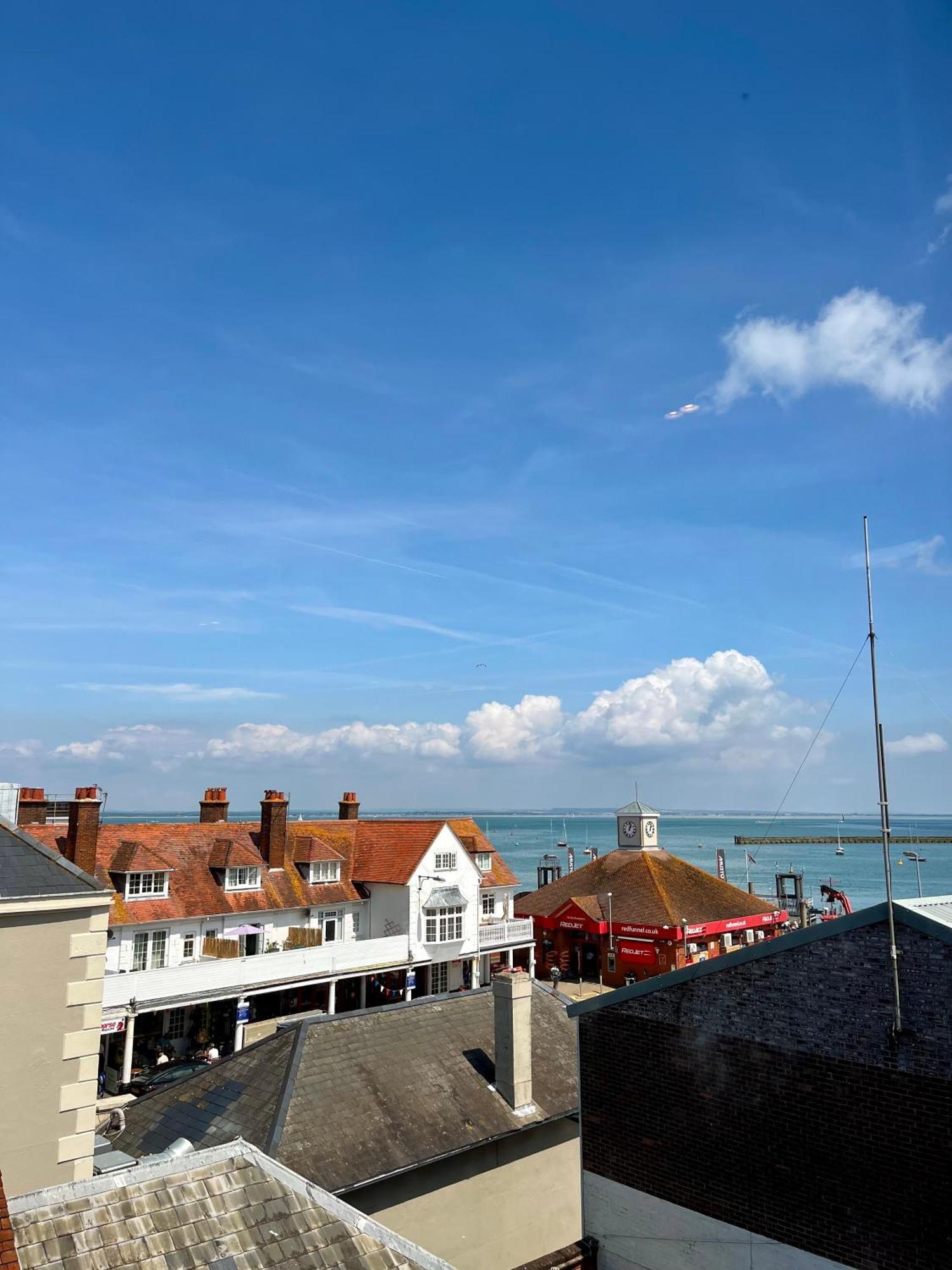 Pinnacle Suites Hotel Cowes  Extérieur photo
